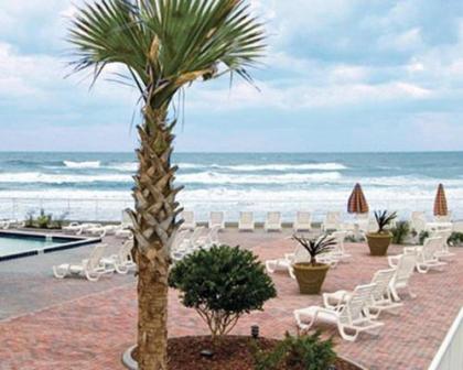 Beachfront Vacaton Club and Resort Suites in Daytona Beach - image 2