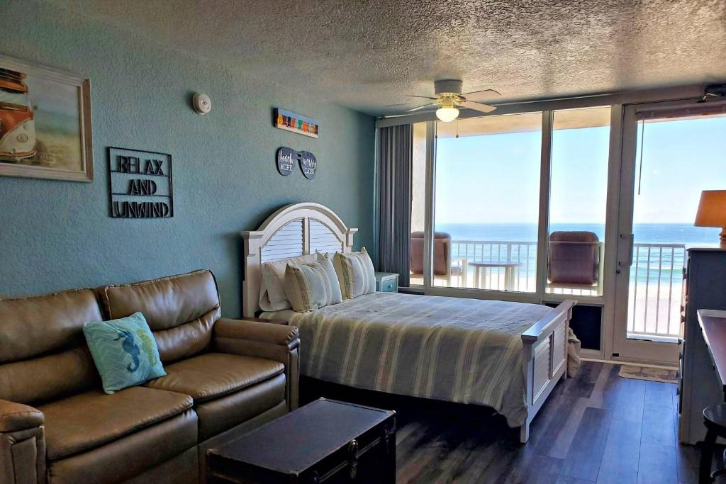 Pirates Cove Condo Unit 406 - image 2