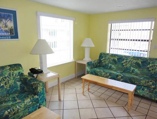 Fun Getaway in Daytona Beach's Oceanfront Resort - 1Bedroom Condo #1 - image 4