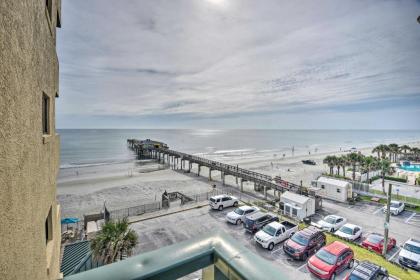 Ocean-View Condo with Balcony on Daytona Beach! - image 13