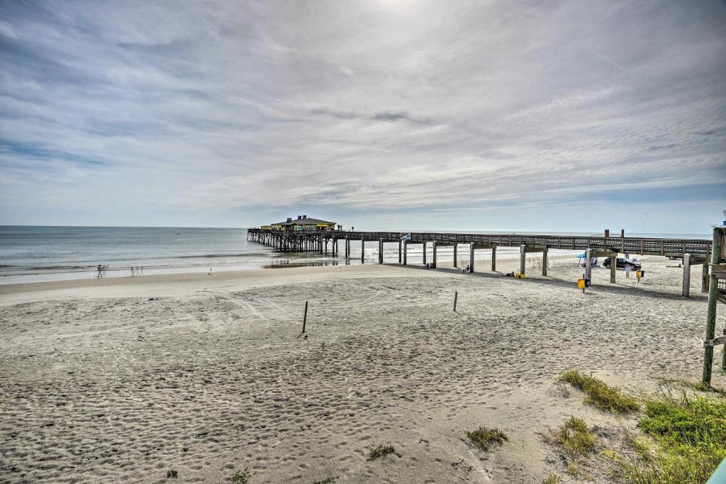 Ocean-View Condo with Balcony on Daytona Beach! - image 5