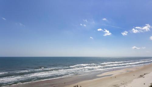 Shores Club 703 2 Bedrooms 7th Floor Oceanfront Sleeps 6 - main image