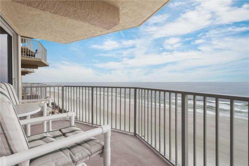 Shores Club 703 2 Bedrooms 7th Floor Oceanfront Sleeps 6 - image 3