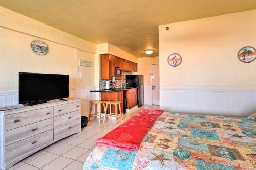 Oceanfront Daytona Beach Club Studio with Pool Access - image 5