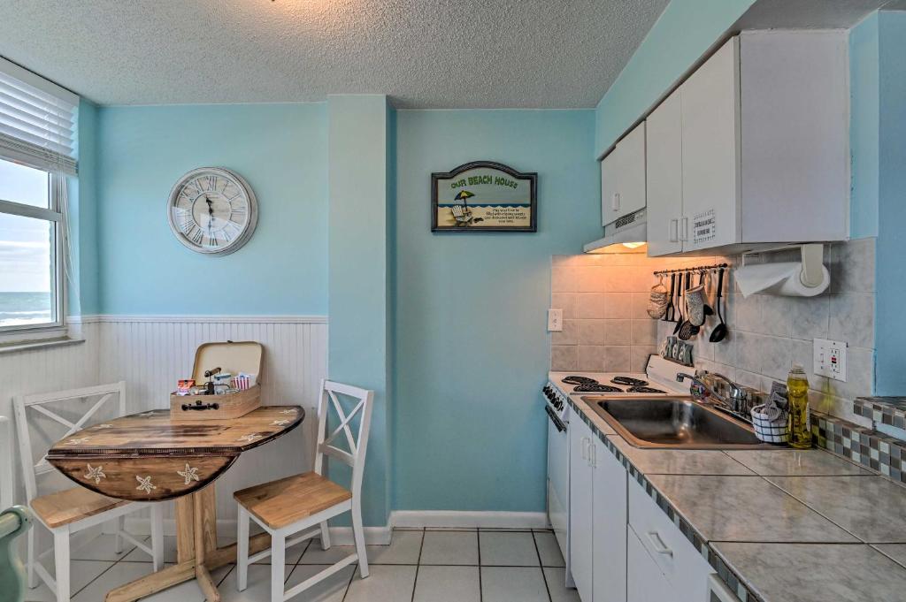 Updated Daytona Beach Oceanfront Studio with Pool! - image 7