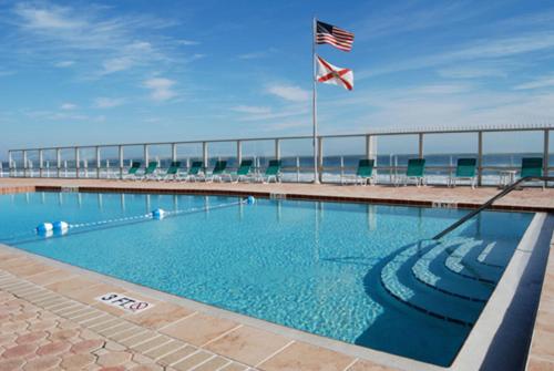 Shores Club 403 2 Bedrooms 4th Floor Oceanfront Sleeps 6 - image 2