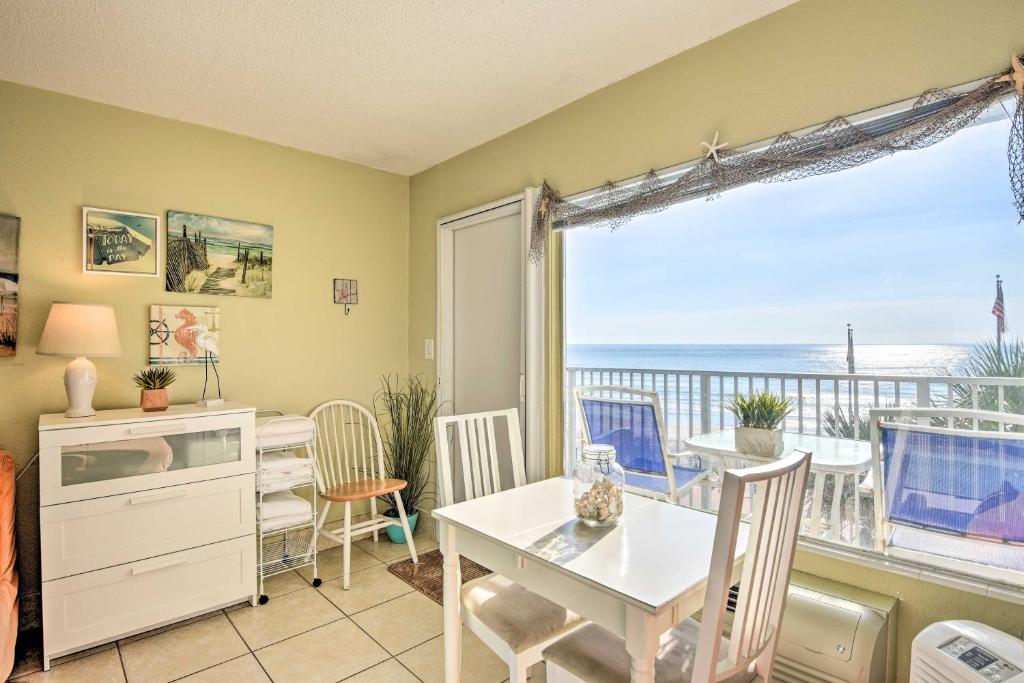 Waterfront Daytona Beach Studio with Pool Access - image 2