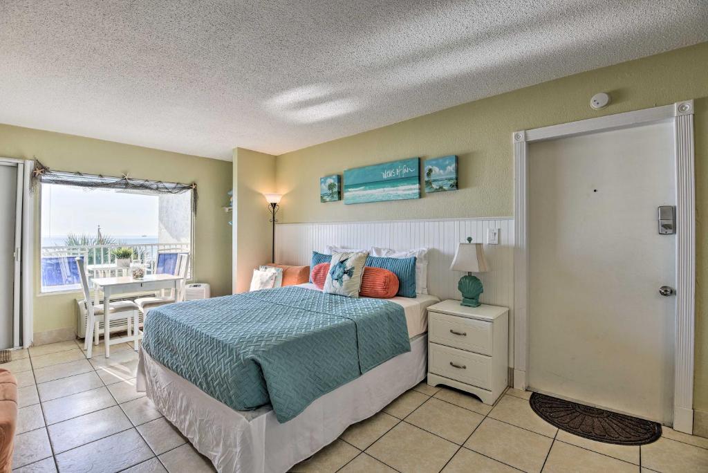 Waterfront Daytona Beach Studio with Pool Access - image 4