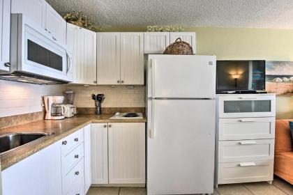 Waterfront Daytona Beach Studio with Pool Access - image 9