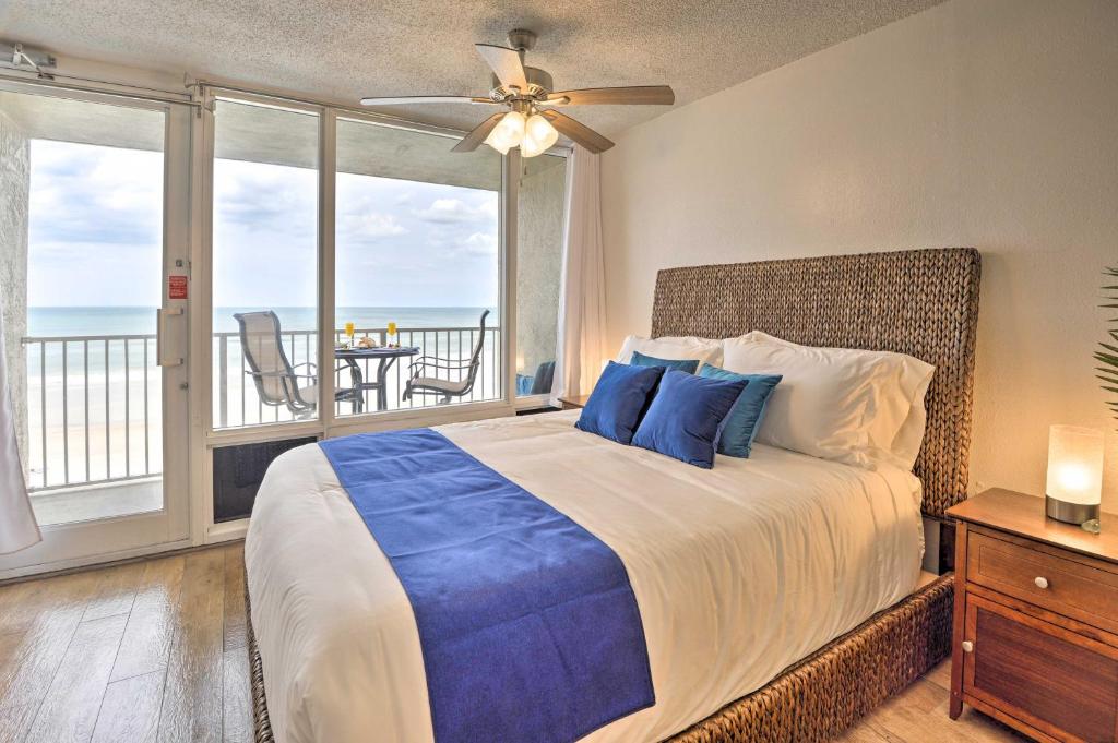 Cozy Studio on Daytona Beach with Pool Access! - image 5