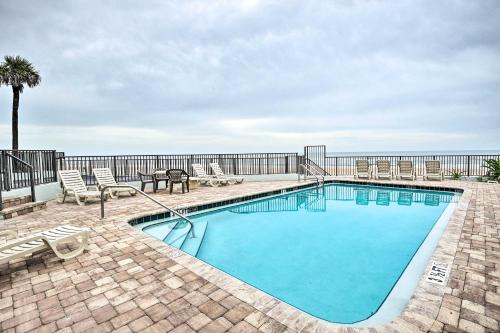 Oceanfront Daytona Beach Condo with Shared Pool - image 2