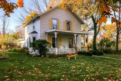 Historic Home with Sunroom   5 mi to Lambeau Field De Pere