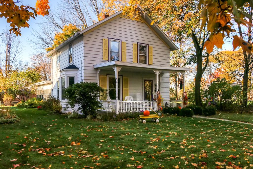 Historic Home with Sunroom - 5 Mi to Lambeau Field! - main image