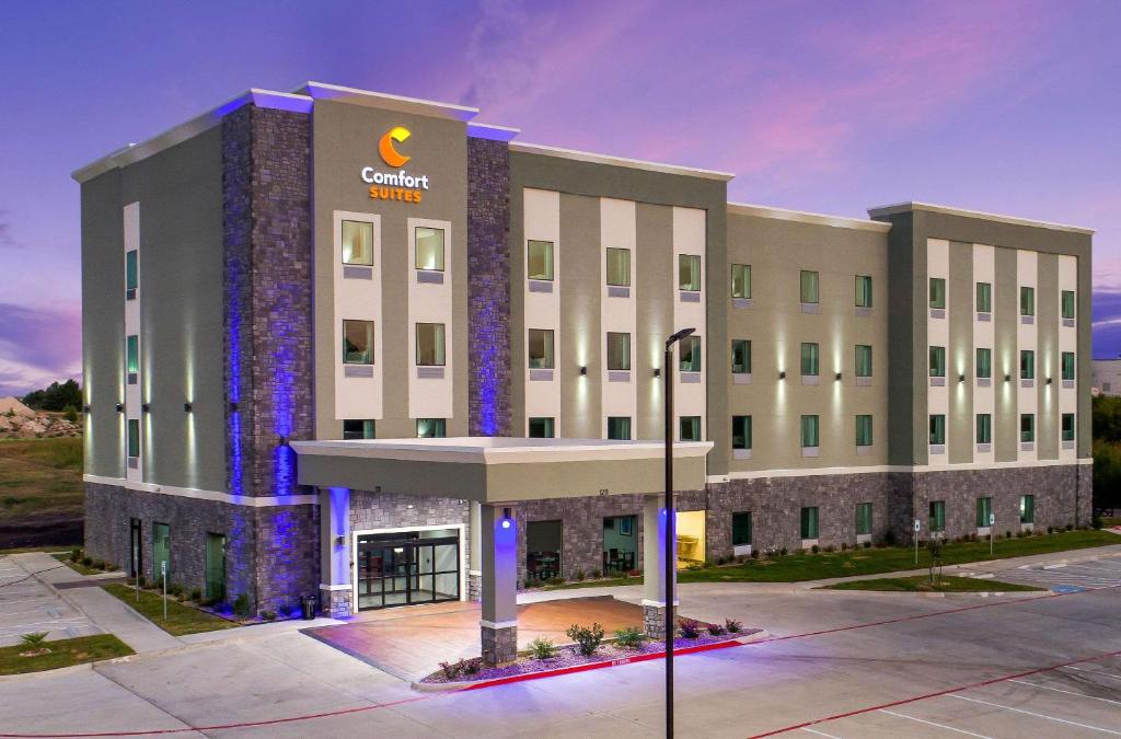 Comfort Suites DeSoto Dallas South - main image