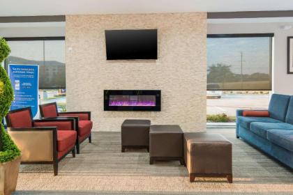 Comfort Suites DeSoto Dallas South - image 9