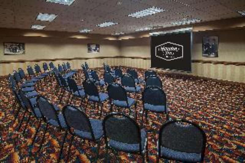 Hampton Inn at Tin Lizzie Gaming Resort - image 2