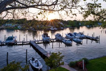 Anchored Inn at Hidden Harbor - image 10