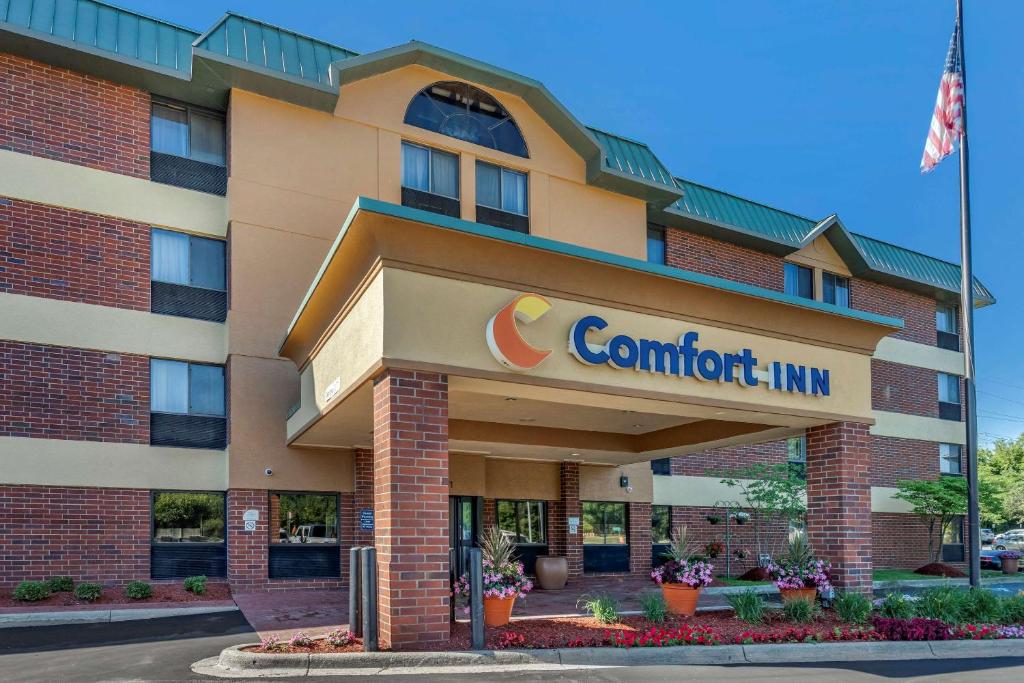 Comfort Inn Near Greenfield Village - image 3