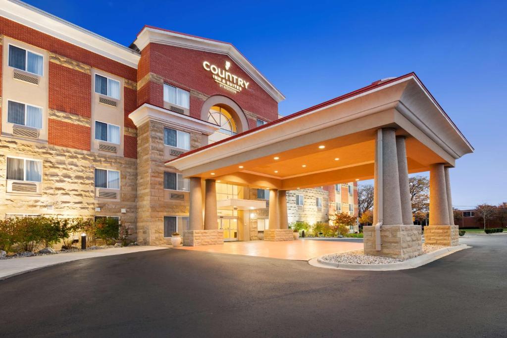 Country Inn & Suites by Radisson Dearborn MI - main image