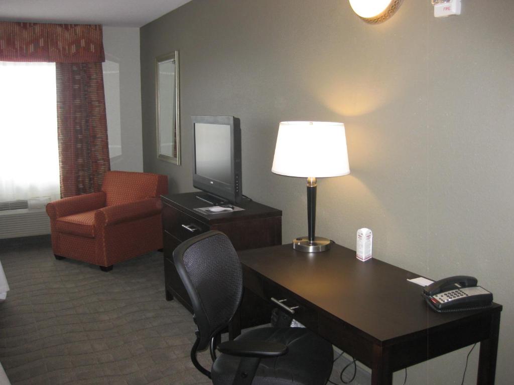 Country Inn & Suites by Radisson Dearborn MI - image 6