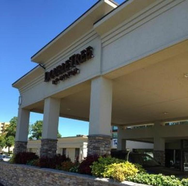 DoubleTree by Hilton Decatur Riverfront - main image