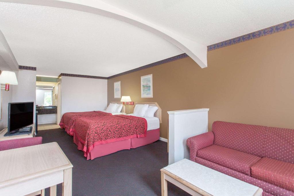 Days Inn by Wyndham Decatur Priceville I-65 Exit 334 - image 3