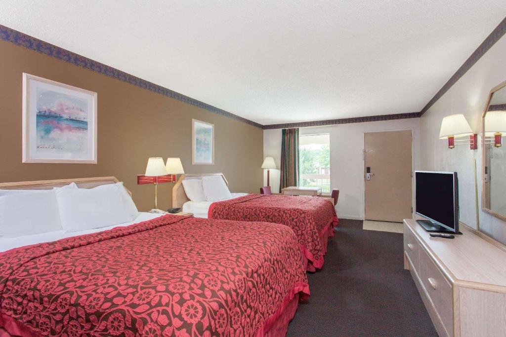 Days Inn by Wyndham Decatur Priceville I-65 Exit 334 - image 6