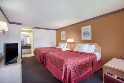 Days Inn by Wyndham Decatur Priceville I-65 Exit 334 - image 9