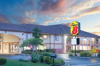 Super 8 by Wyndham Decatur Priceville - image 15