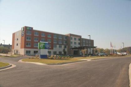 Holiday Inn Express Hotel & Suites Decatur - image 9