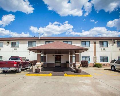 Quality Inn near I-72 and Hwy 51 - image 13