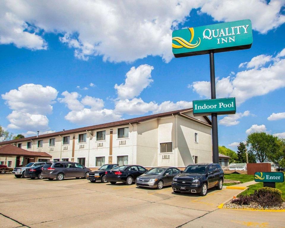 Quality Inn near I-72 and Hwy 51 - image 5