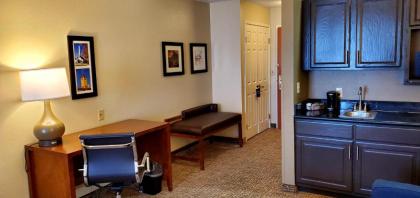 Comfort Inn & Suites Decatur-Forsyth - image 13