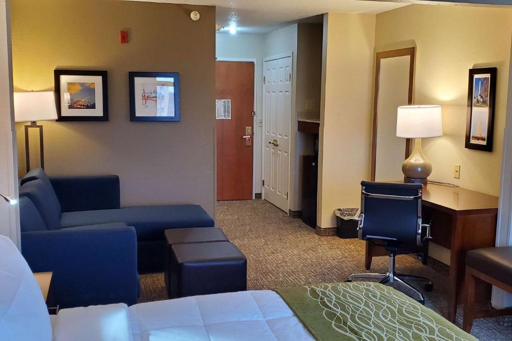 Comfort Inn & Suites Decatur-Forsyth - image 7