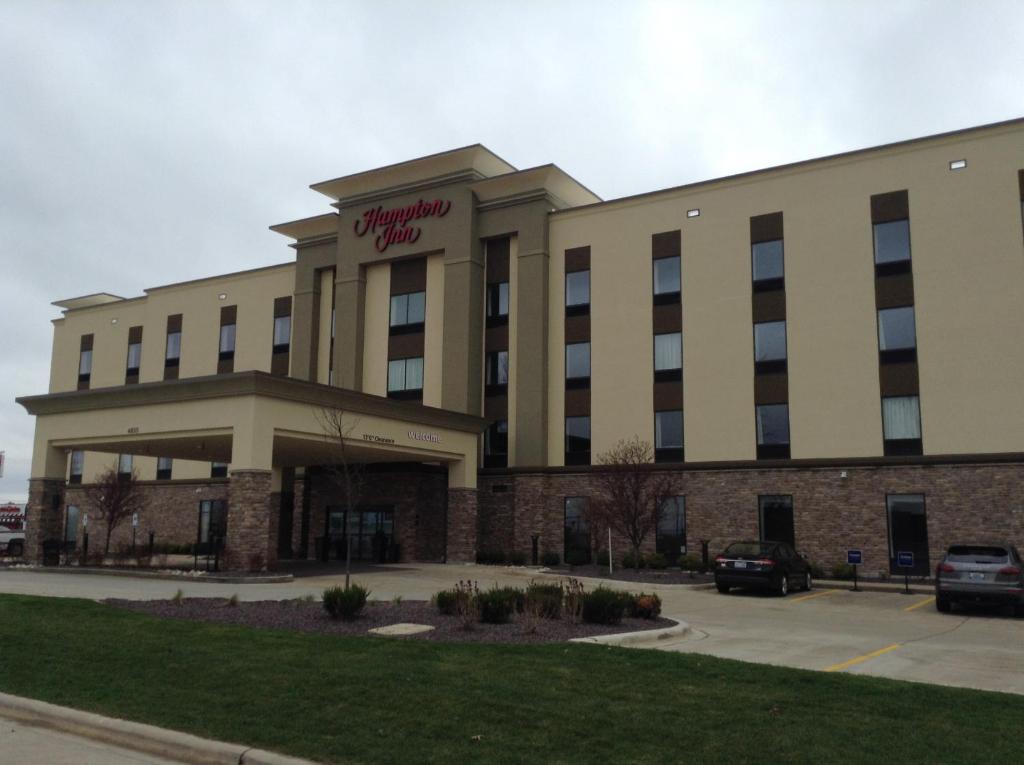 Hampton Inn Decatur Mt. Zion IL - image 2