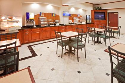 Holiday Inn Express Hotel & Suites Decatur TX an IHG Hotel - image 18