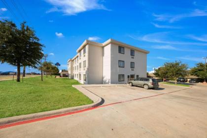 Motel 6-Decatur TX - image 5