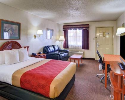 Econo Lodge Decatur - image 12