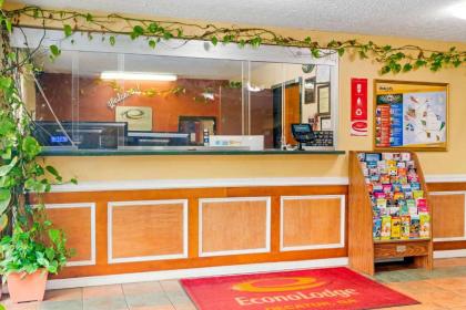 Econo Lodge Decatur - image 12