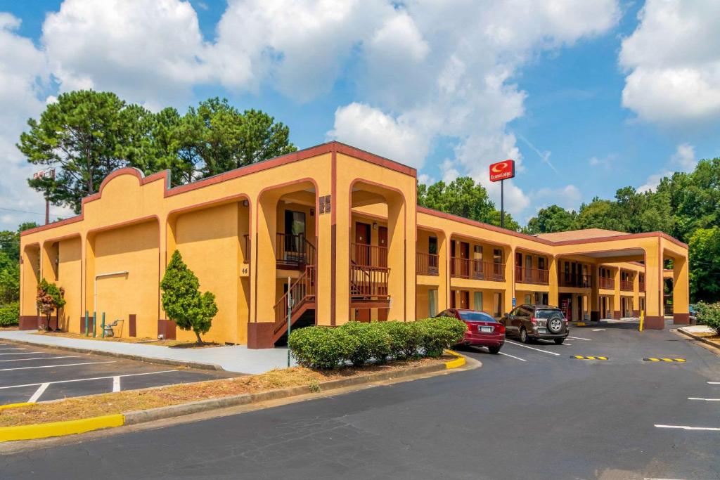 Econo Lodge Decatur - image 3