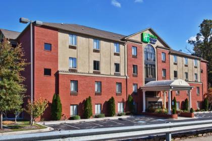 Holiday Inn Express Hotel  Suites   AtlantaEmory University Area an IHG Hotel Decatur