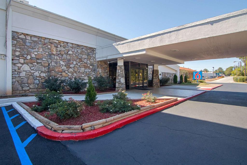 Motel 6-Decatur GA - image 3