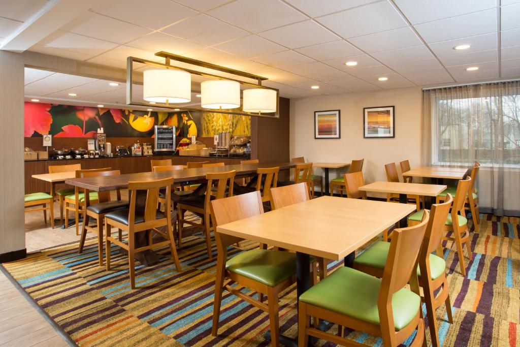 Fairfield Inn Boston Dedham - image 7