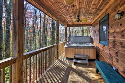 Woodland Cabin with Hot Tub and Deck 11 Mi to Boone! - image 13