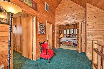 Days Mountain Retreat with Pool Access and Pool Table! - image 12