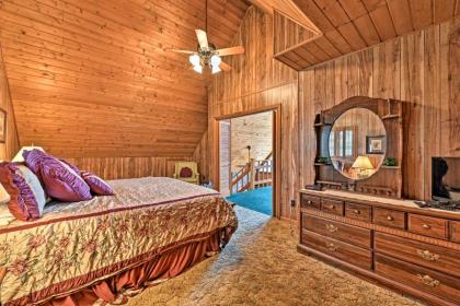 Days Mountain Retreat with Pool Access and Pool Table! - image 13