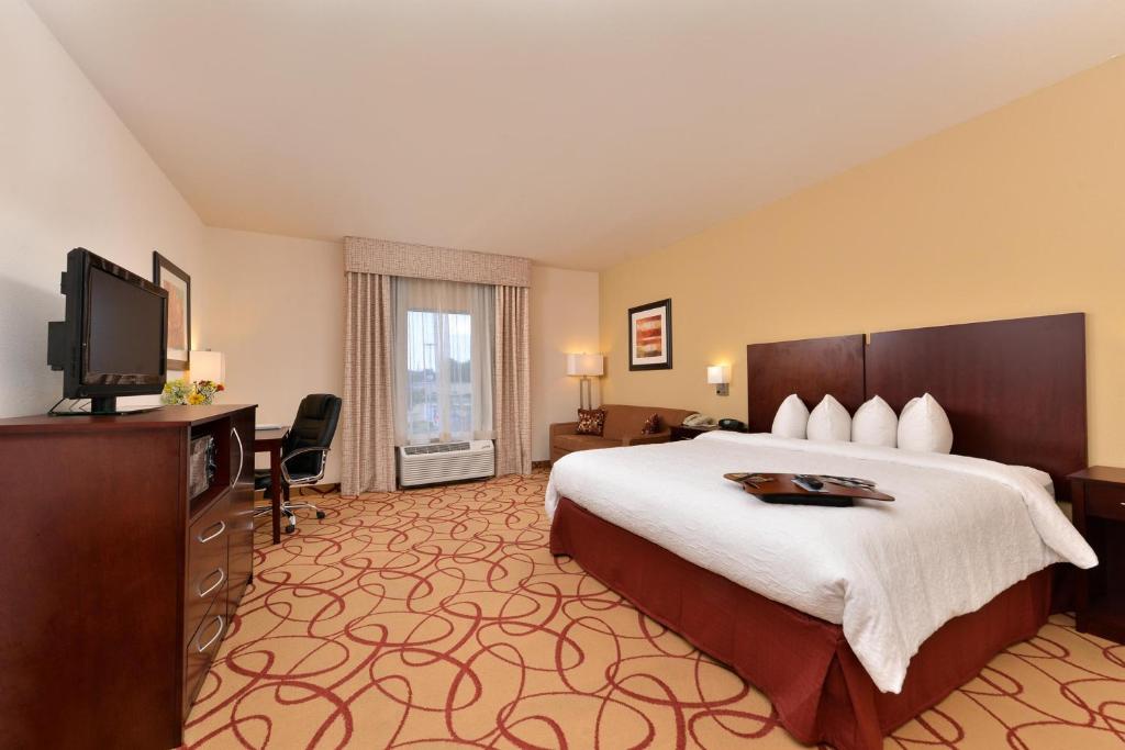 Hampton Inn Houston-Deer Park Ship Area - main image