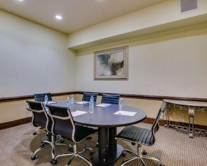 Comfort Suites Deer Park Pasadena - image 10