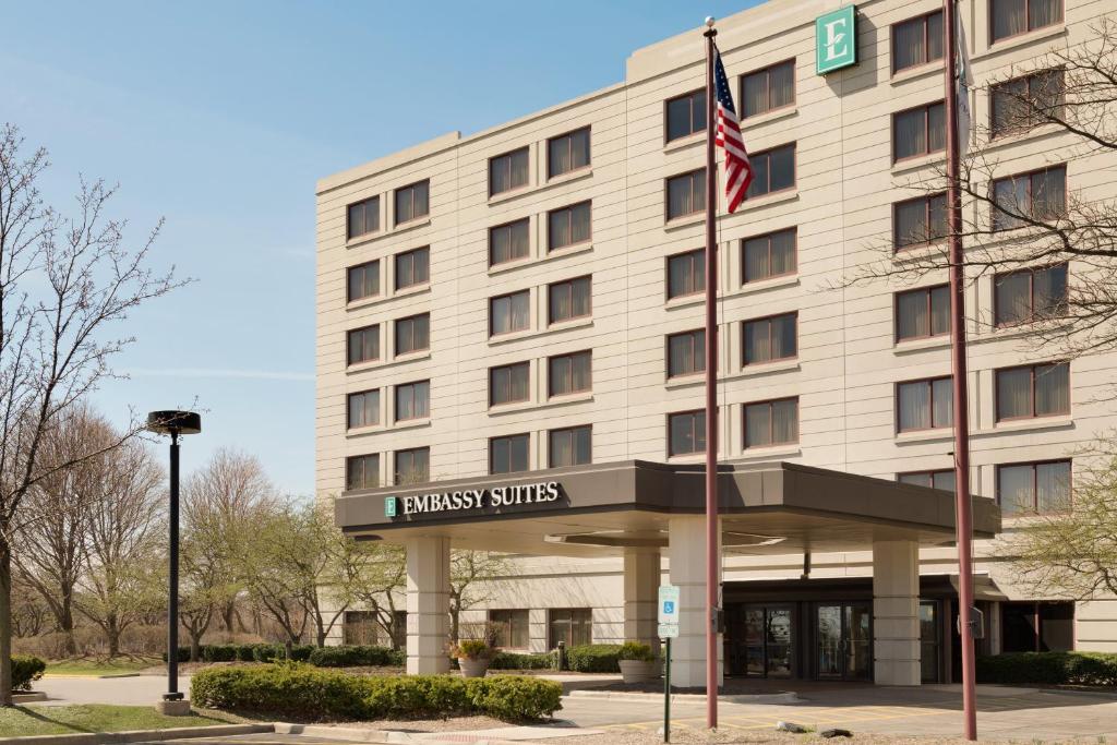 Embassy Suites by Hilton Chicago North Shore Deerfield - main image