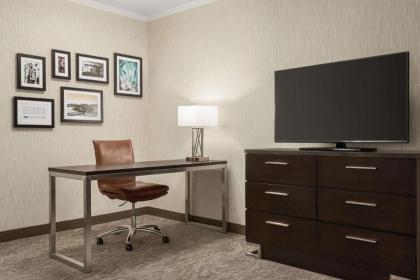 Embassy Suites by Hilton Chicago North Shore Deerfield - image 9